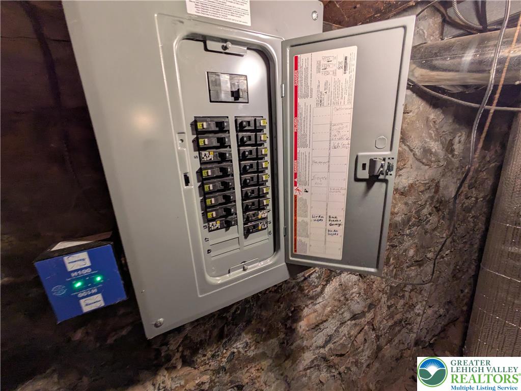 324 Walnut Street Catasauqua, PA 18032 - Photo 14 of 22