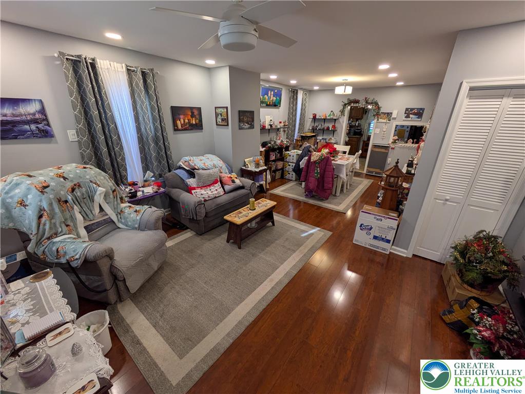 324 Walnut Street Catasauqua, PA 18032 - Photo 4 of 22