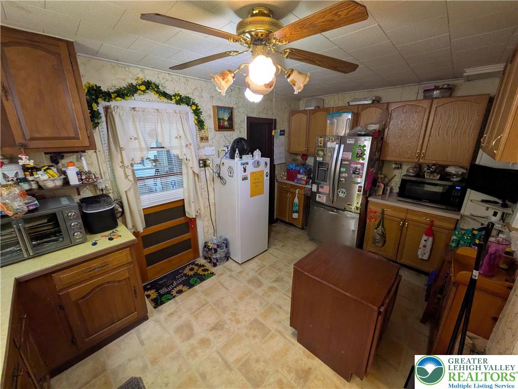 324 Walnut Street Catasauqua, PA 18032 - Photo 6 of 22