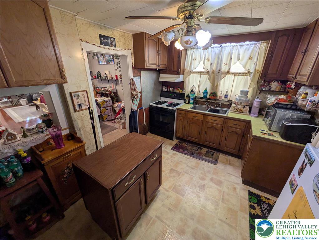 324 Walnut Street Catasauqua, PA 18032 - Photo 7 of 22