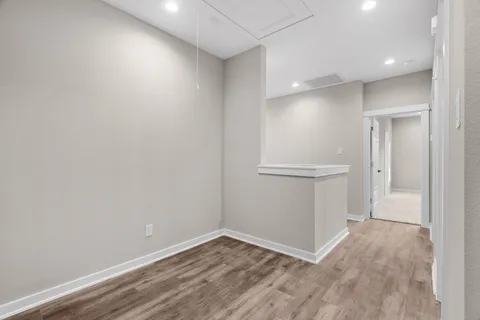 $349,900 | 5915 Wheatley Holw Lane, Houston, TX 77091