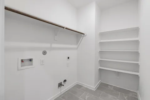 $349,900 | 5915 Wheatley Holw Lane, Houston, TX 77091