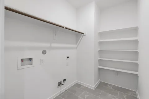 $349,900 | 5915 Wheatley Holw Lane, Houston, TX 77091