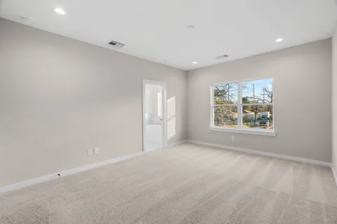 $349,900 | 5915 Wheatley Holw Lane, Houston, TX 77091