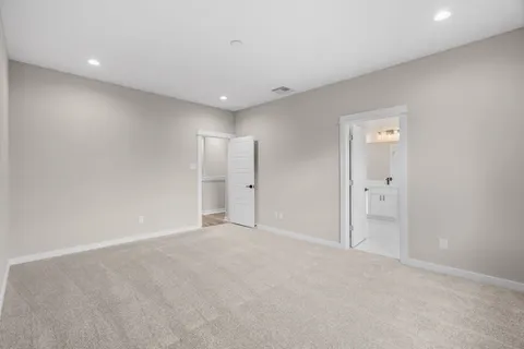 $349,900 | 5915 Wheatley Holw Lane, Houston, TX 77091