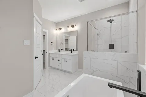 $349,900 | 5915 Wheatley Holw Lane, Houston, TX 77091