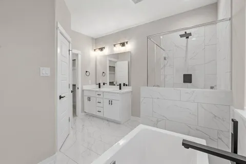 $349,900 | 5915 Wheatley Holw Lane, Houston, TX 77091