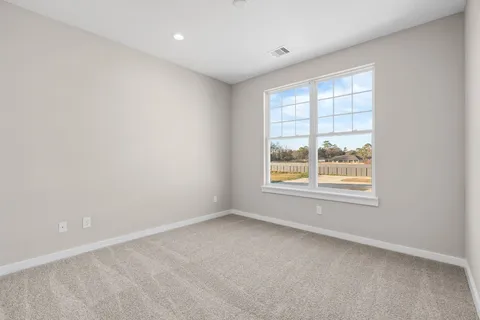 $349,900 | 5915 Wheatley Holw Lane, Houston, TX 77091