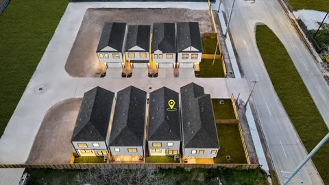 $349,900 | 5915 Wheatley Holw Lane, Houston, TX 77091