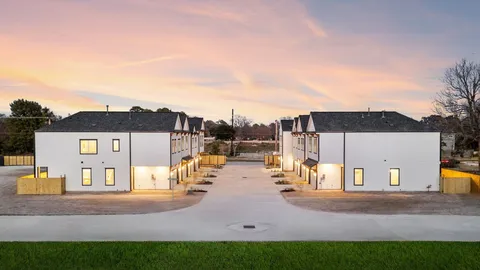 $349,900 | 5915 Wheatley Holw Lane, Houston, TX 77091