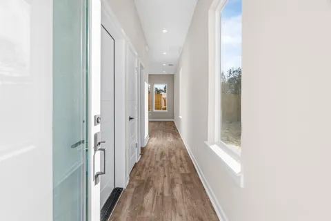 $349,900 | 5915 Wheatley Holw Lane, Houston, TX 77091