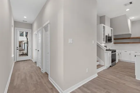 $349,900 | 5915 Wheatley Holw Lane, Houston, TX 77091