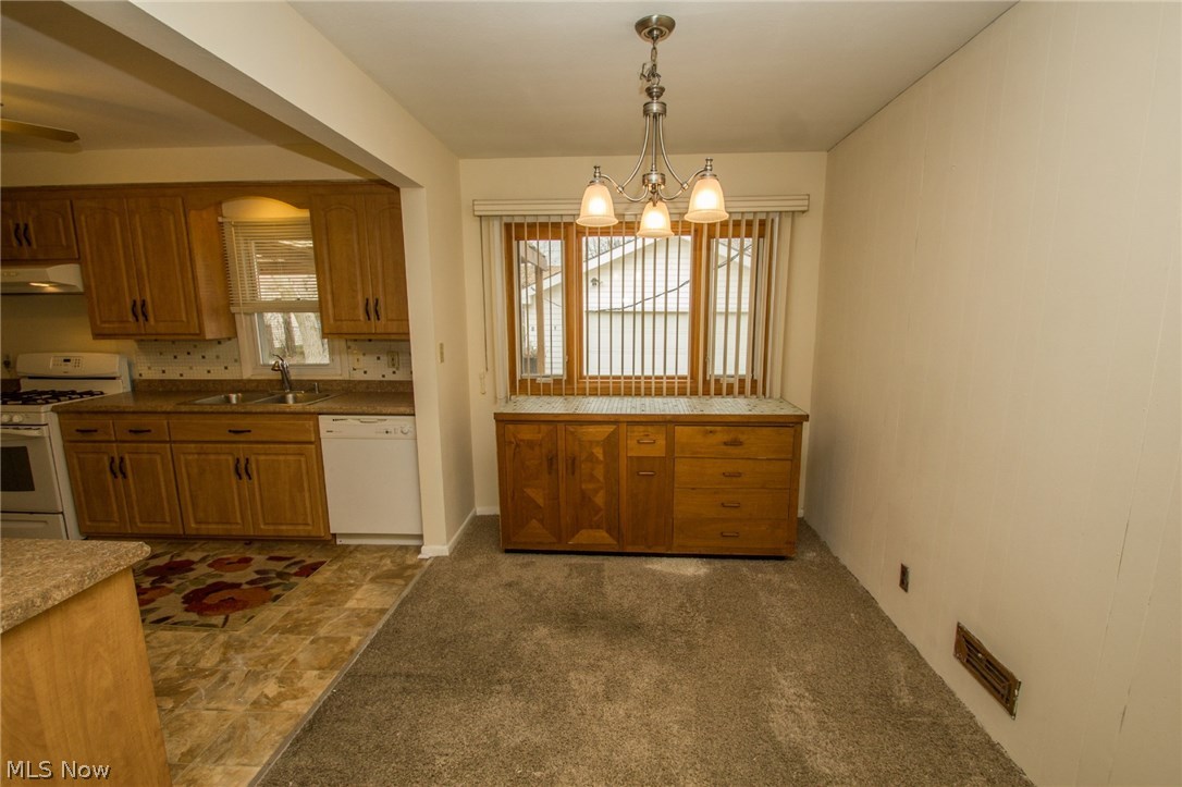6876 Brandywine Road Parma Heights, OH 44130 - Photo 7 of 29 Gallery Image 7