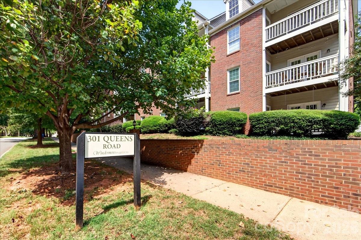 301 Queens Road, Unit 106 Charlotte, NC 28204 - Photo 2 of 34 Gallery Image 2