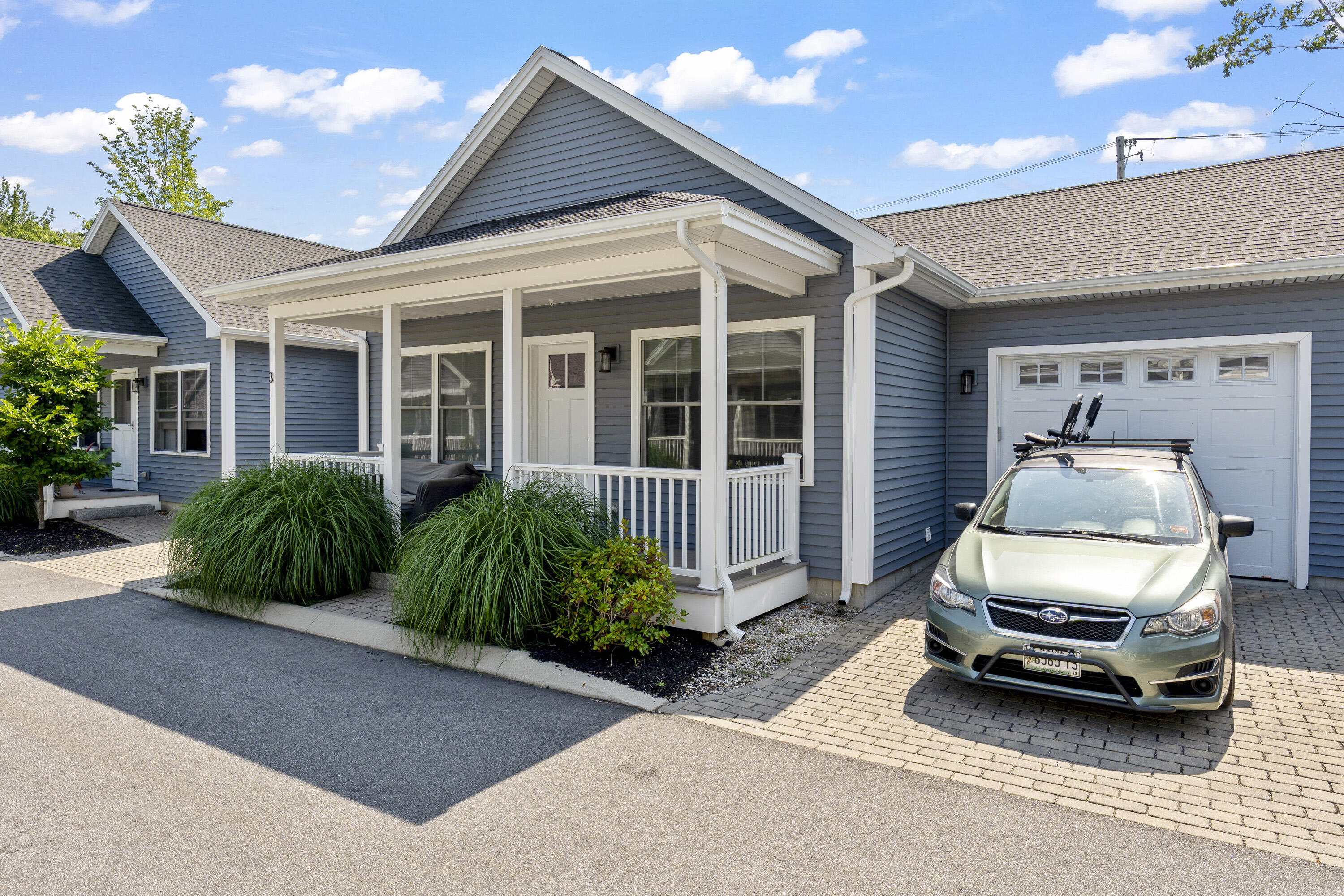 66 Evans Street, Unit 3 South Portland, ME 04106 - Photo 1 of 26 photos_high_resolution_66_Evans_St_3_105