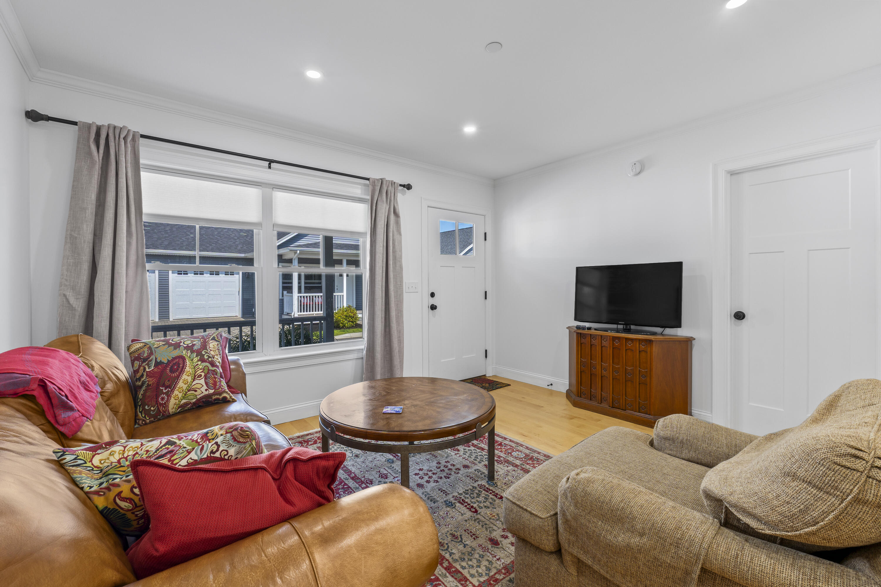 66 Evans Street, Unit 3 South Portland, ME 04106 - Photo 2 of 26 photos_high_resolution_66_Evans_St_3_109