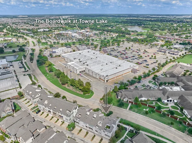 $415,000 | 9627 Towne Lake Parkway, Cypress, TX 77433