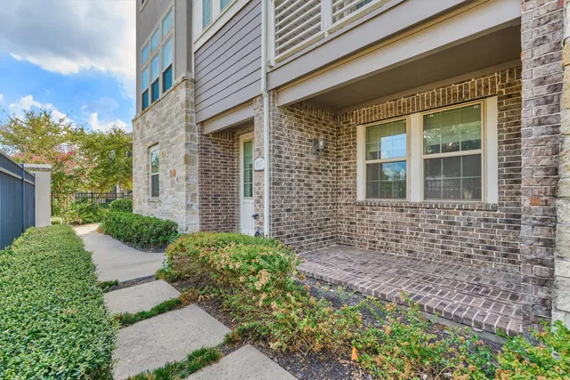 $415,000 | 9627 Towne Lake Parkway, Cypress, TX 77433