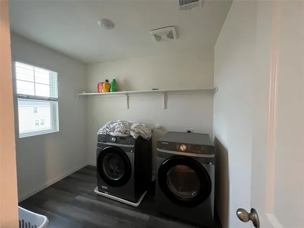 $2,350 | 309 Redfish Lane, Hutto, TX 78634