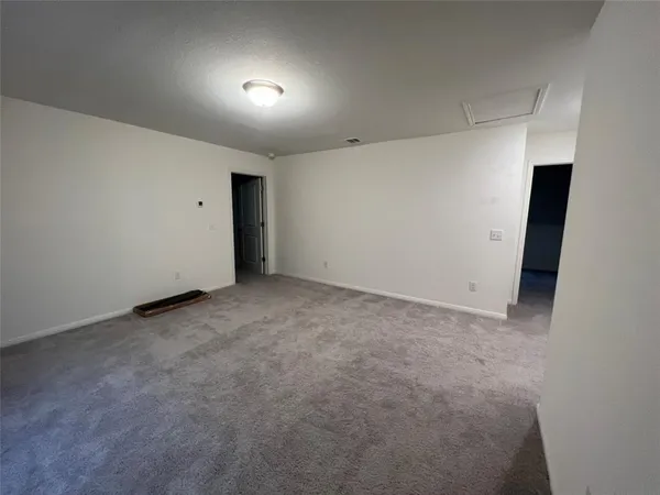 $2,350 | 309 Redfish Lane, Hutto, TX 78634