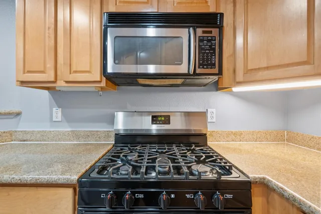 $875,000 | 2210 Gellert Boulevard, Unit 5305, South San Francisco, CA 94080