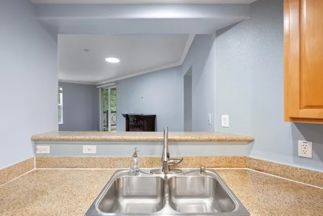 $875,000 | 2210 Gellert Boulevard, Unit 5305, South San Francisco, CA 94080