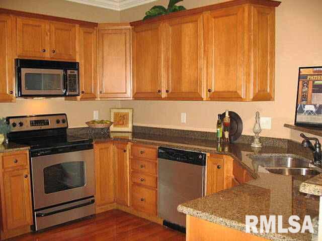 4517 Moencks Road Bettendorf, IA 52722 - Photo 4 of 9 Gallery Image 4