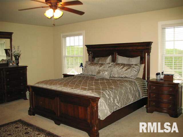 4517 Moencks Road Bettendorf, IA 52722 - Photo 6 of 9 Gallery Image 6