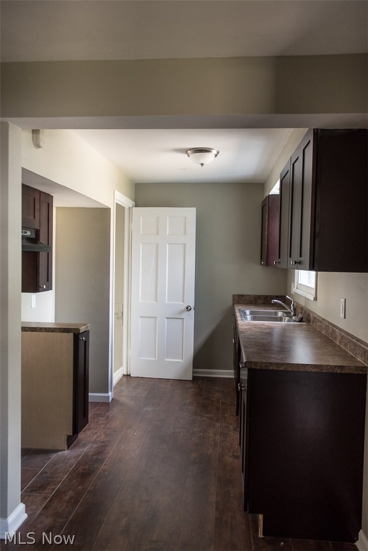 3721 Ludgate Road Cleveland, OH 44120 - Photo 5 of 25