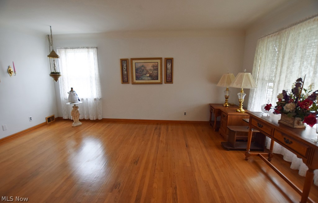 4127 Lowden Road Cleveland, OH 44121 - Photo 4 of 17