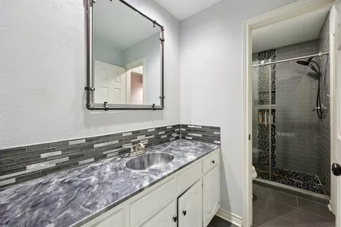 $469,900 | 3710 Falcon Lake Drive, Arlington, TX 76016