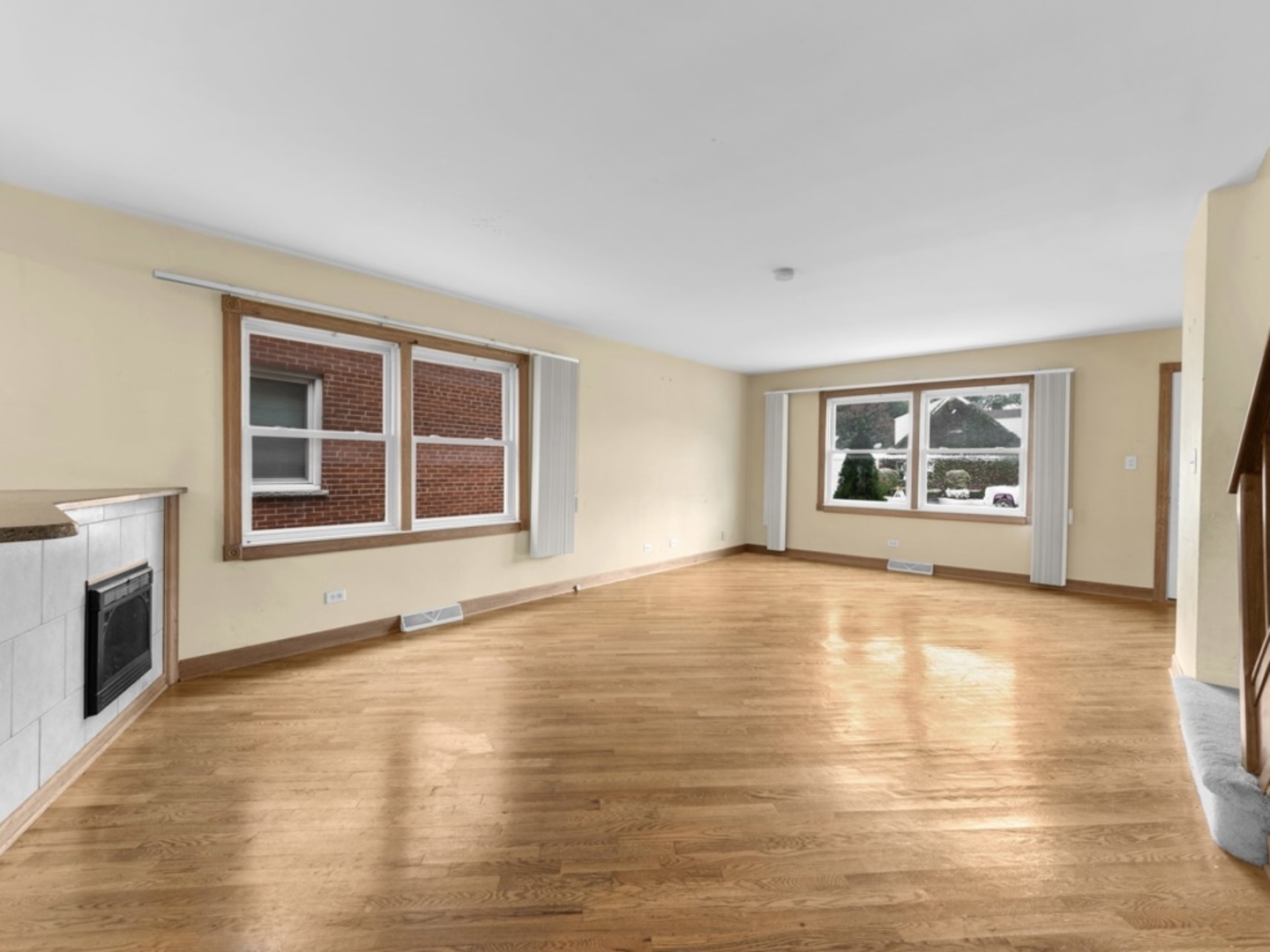 403 Elmhurst Road Mount Prospect, IL 60056 - Photo 2 of 18 Gallery Image 2