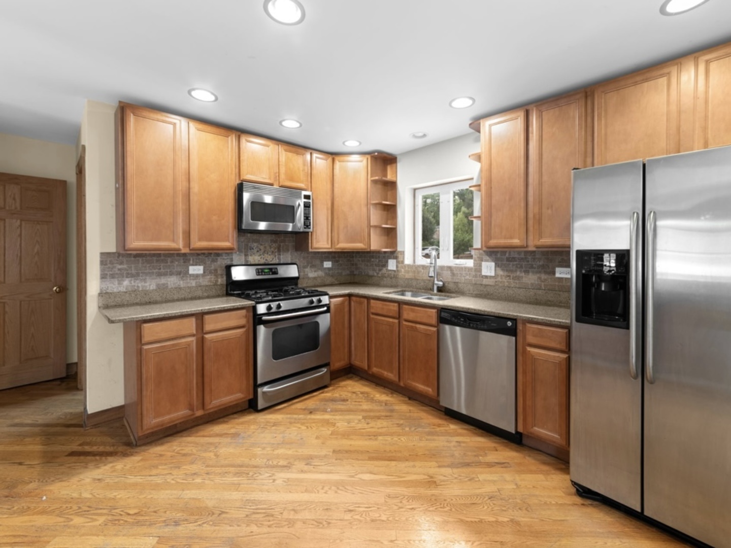 403 Elmhurst Road Mount Prospect, IL 60056 - Photo 4 of 18 Gallery Image 4