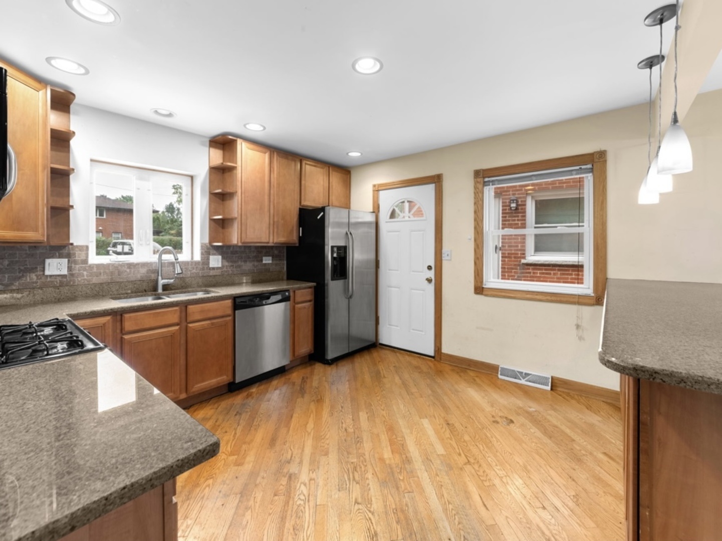 403 Elmhurst Road Mount Prospect, IL 60056 - Photo 5 of 18 Gallery Image 5
