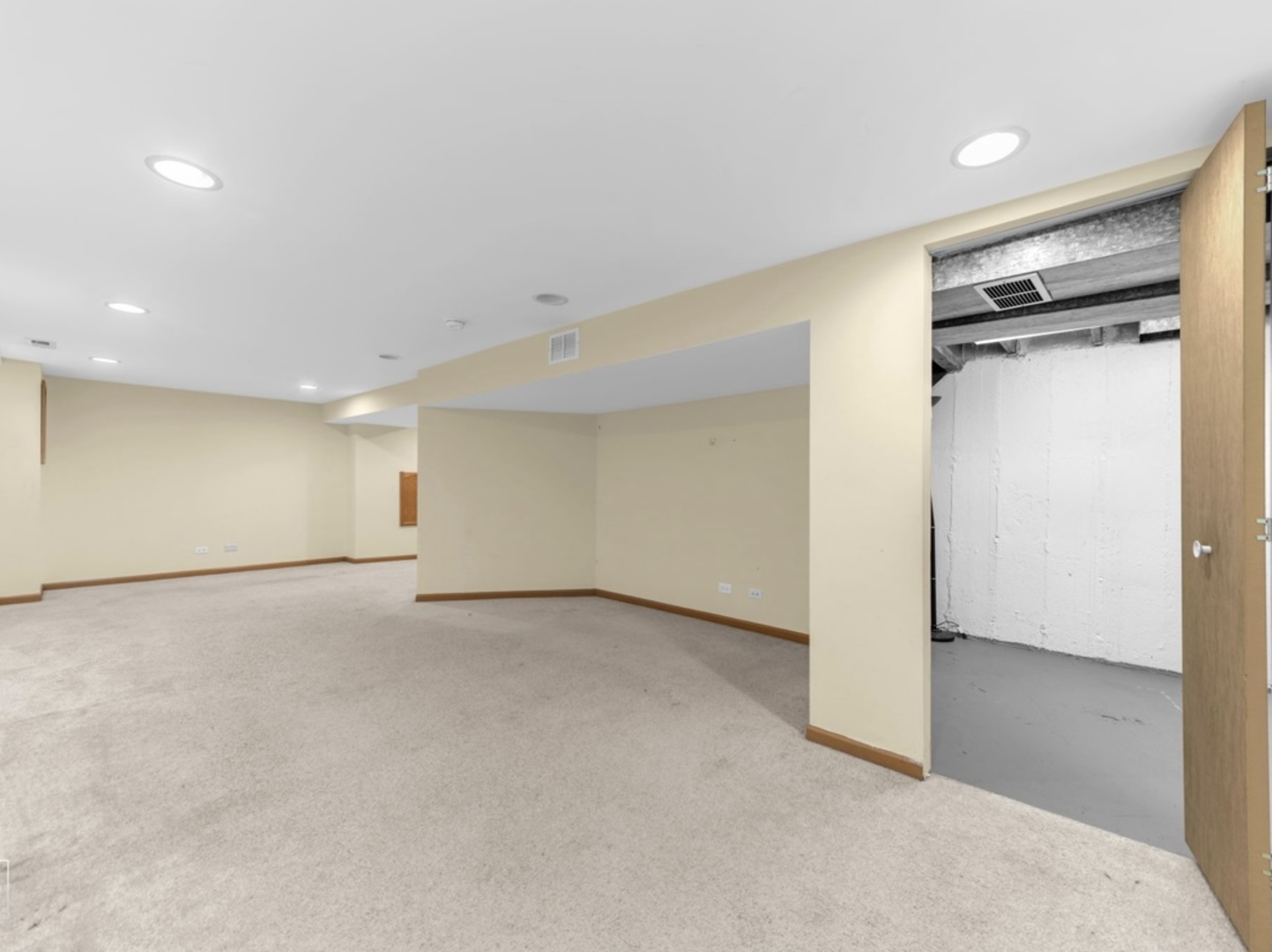 403 Elmhurst Road Mount Prospect, IL 60056 - Photo 10 of 18 Gallery Image 10