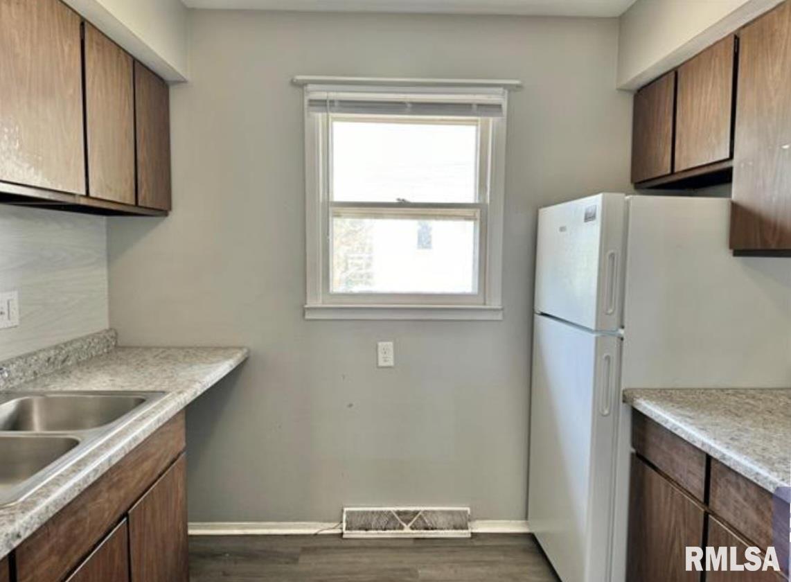 629 West Washington Street Springfield, IL 62702 - Photo 7 of 12