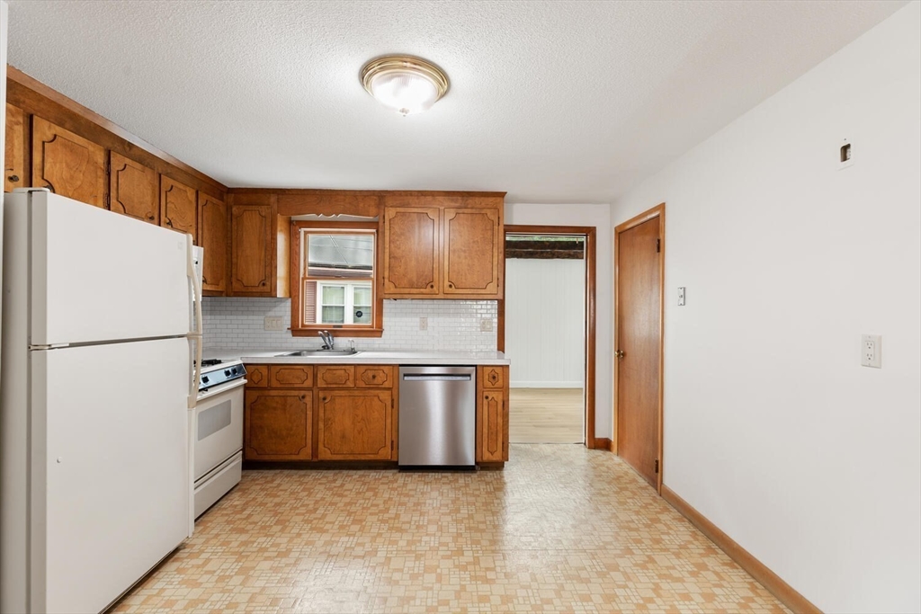 86 Pennybrook Road Lynn, MA 01905 - Photo 13 of 34 Gallery Image 13