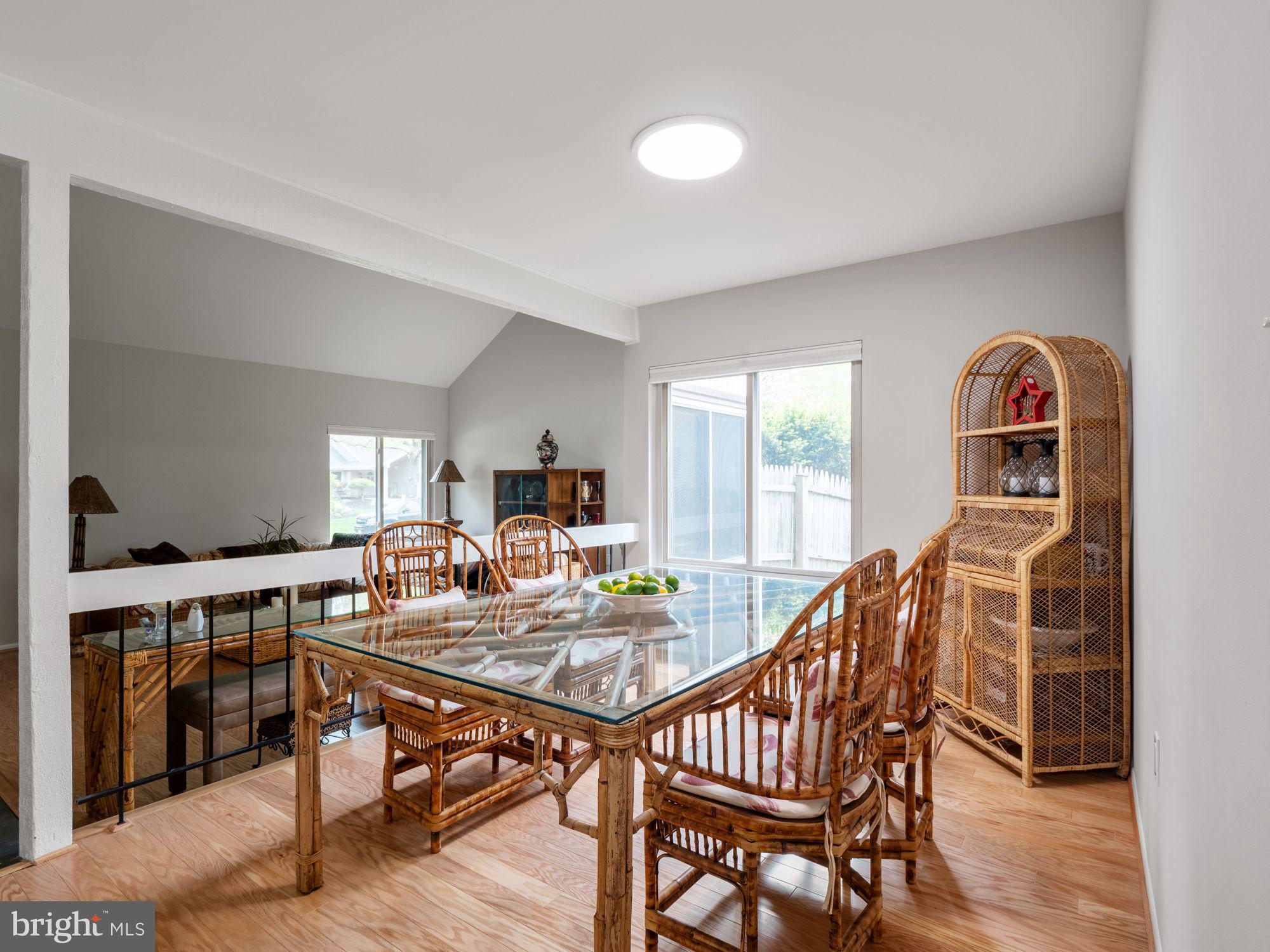 9140 Tulip Grove Road Gaithersburg, MD 20879 - Photo 5 of 32 Dining Room