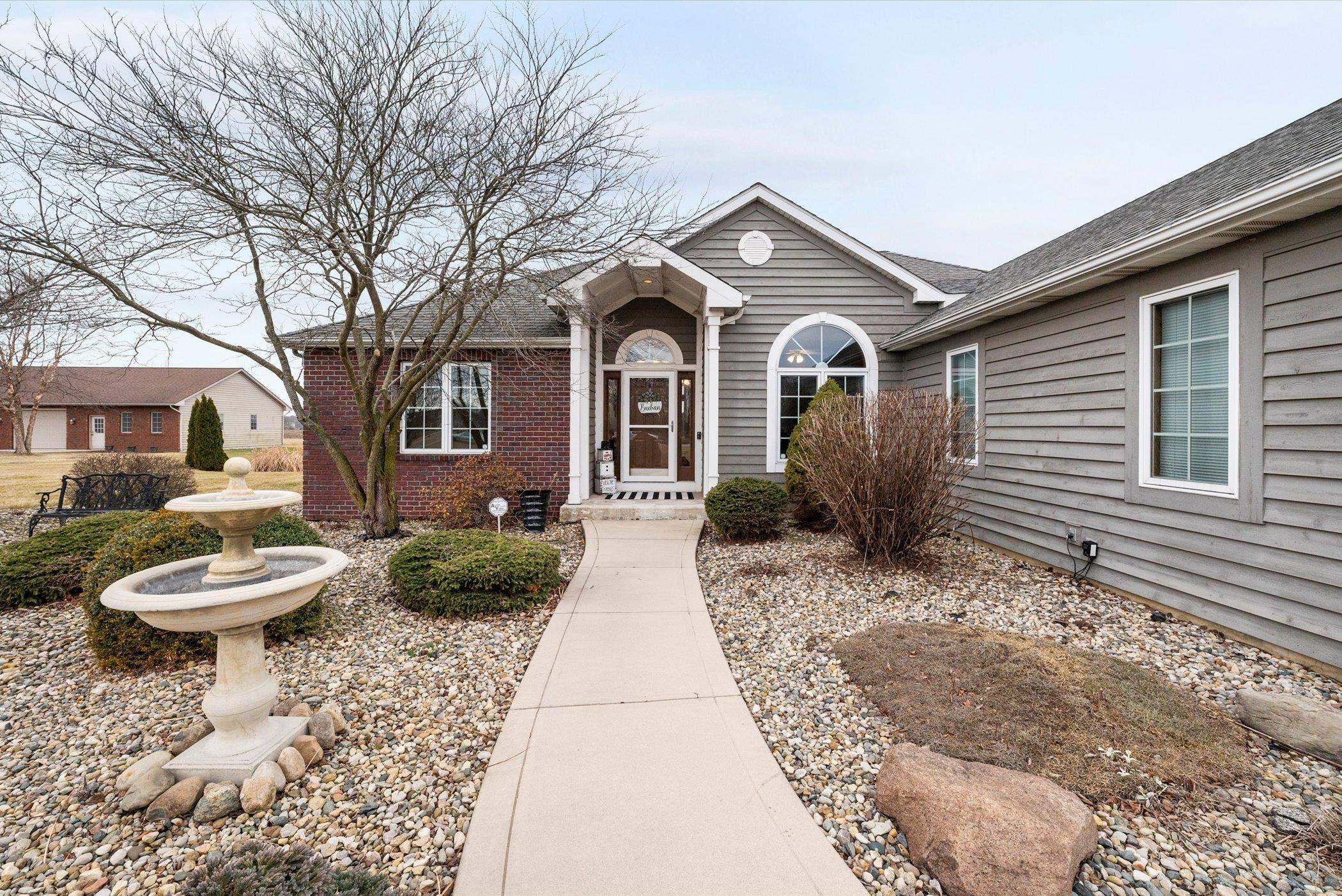 9316 Hartzell Road Fort Wayne, IN 46816 - Photo 4 of 36