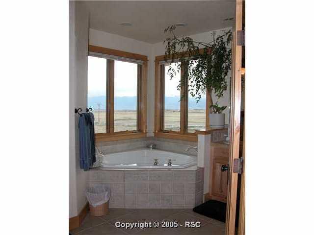 6853 Forestgate Road Colorado Springs, CO 80908 - Photo 8 of 16 Gallery Image 8