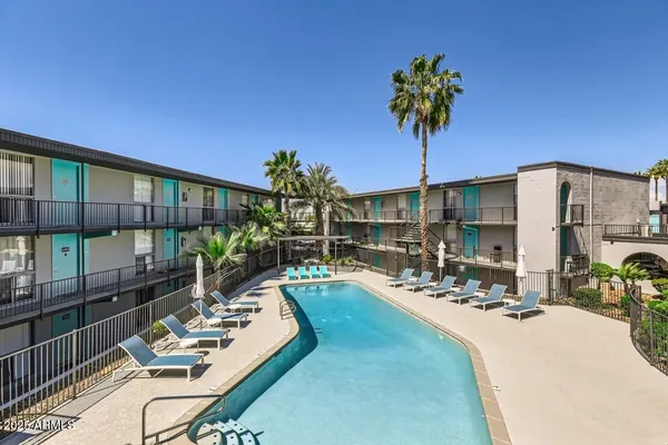 $887 | 1645 East Thomas Road, Unit STC, Phoenix, AZ 85016