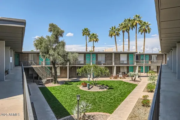 $887 | 1645 East Thomas Road, Unit STC, Phoenix, AZ 85016