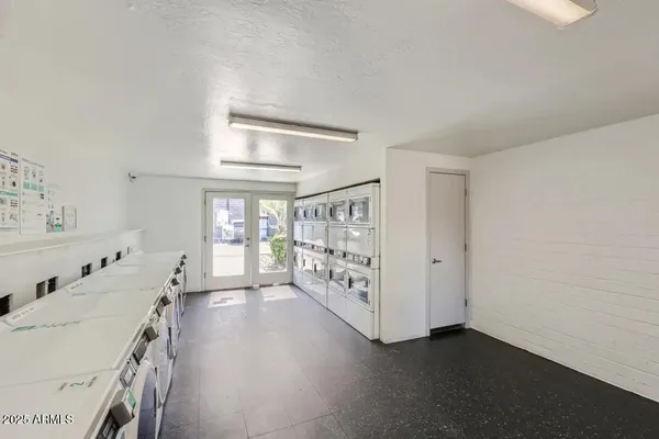 $887 | 1645 East Thomas Road, Unit STC, Phoenix, AZ 85016