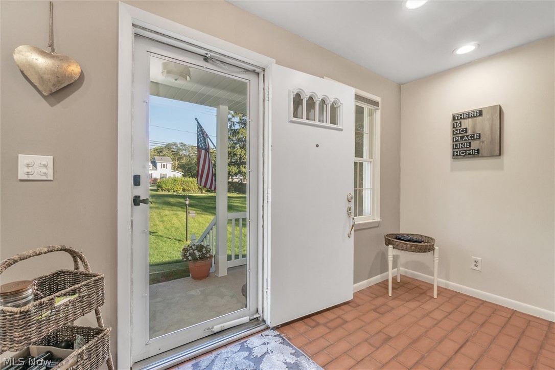 9336 Webster Road Strongsville, OH 44136 - Photo 5 of 22 Foyer