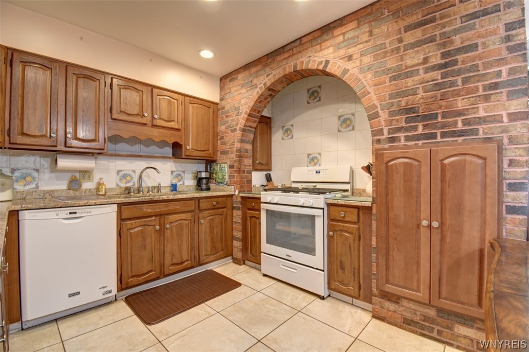 1835 North Forest Road Amherst, NY 14221 - Photo 10 of 33