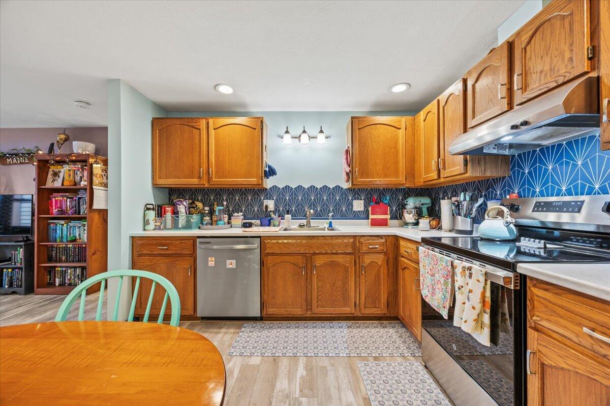 39 Smithwheel Road, Unit 34 Old Orchard Beach, ME 04064 - Photo 12 of 30 Kithen