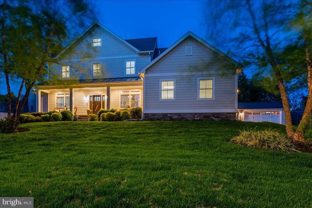 $1,885,000 | 7915 Washington Avenue, Alexandria, VA 22308