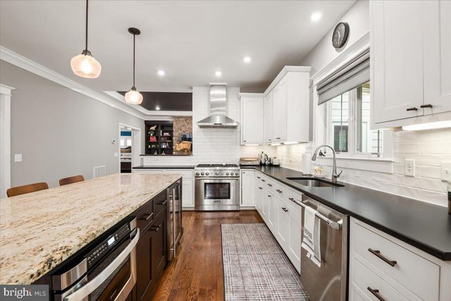 $1,885,000 | 7915 Washington Avenue, Alexandria, VA 22308