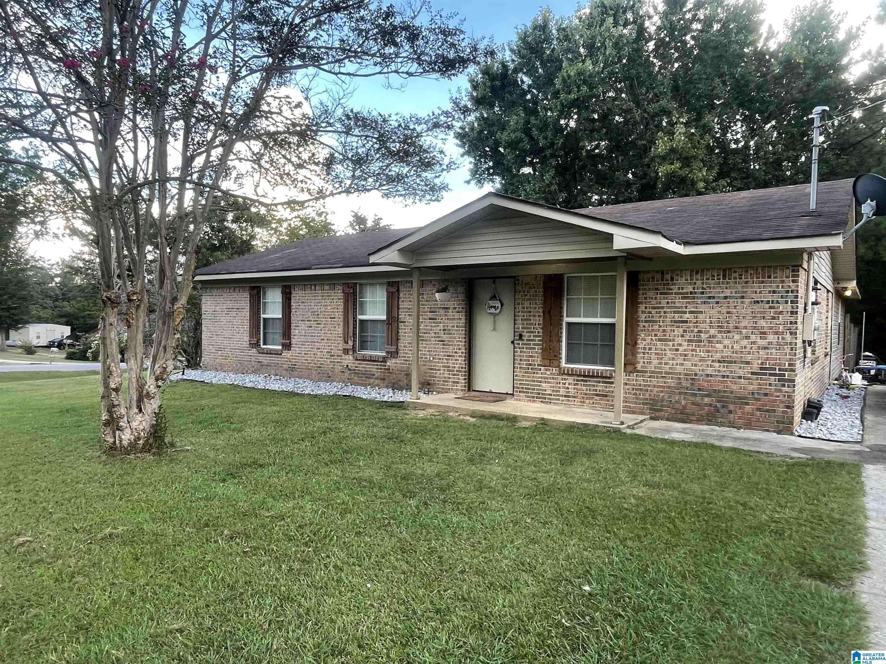 205 Elson Avenue Clanton, AL 35045 - Photo 2 of 29