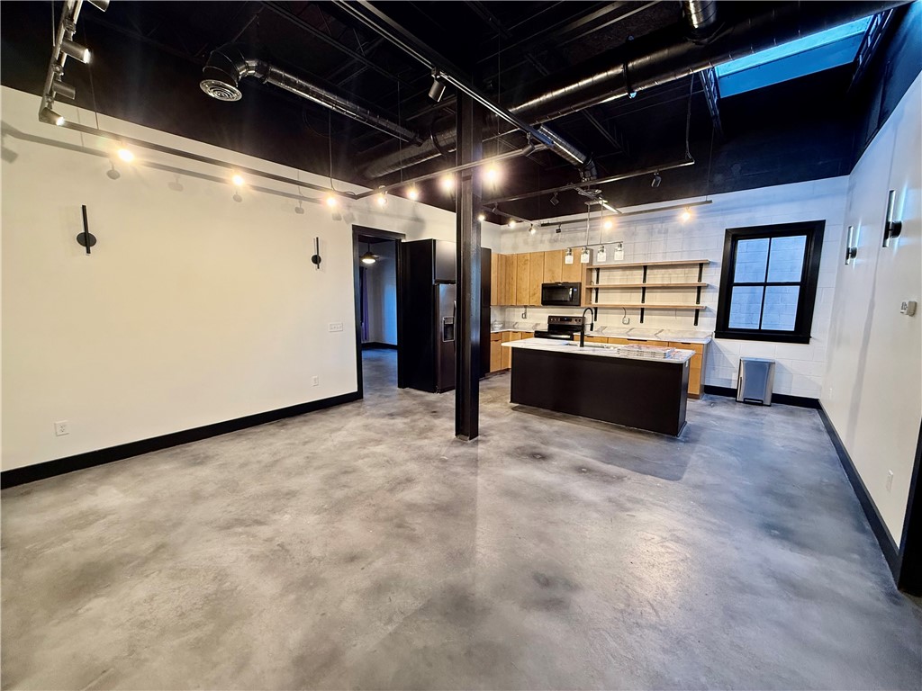 706 Gloucester Street, Unit B Brunswick, GA 31520 - Photo 1 of 10